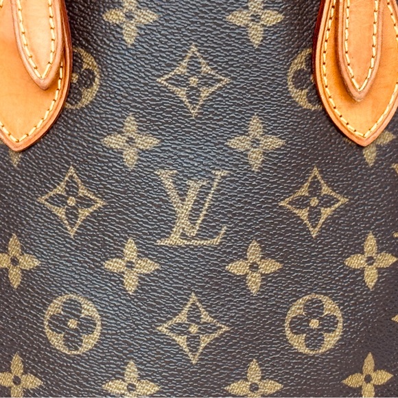 Louis Vuitton Monogram Bucket PM Shoulder Tote Bag - Picture 7 of 15